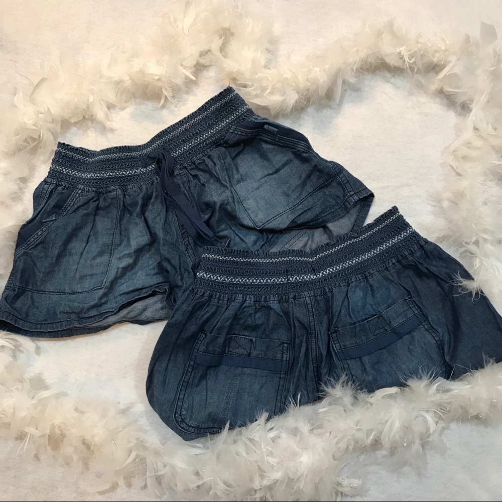 Two Elastic Knit Waist Shorts